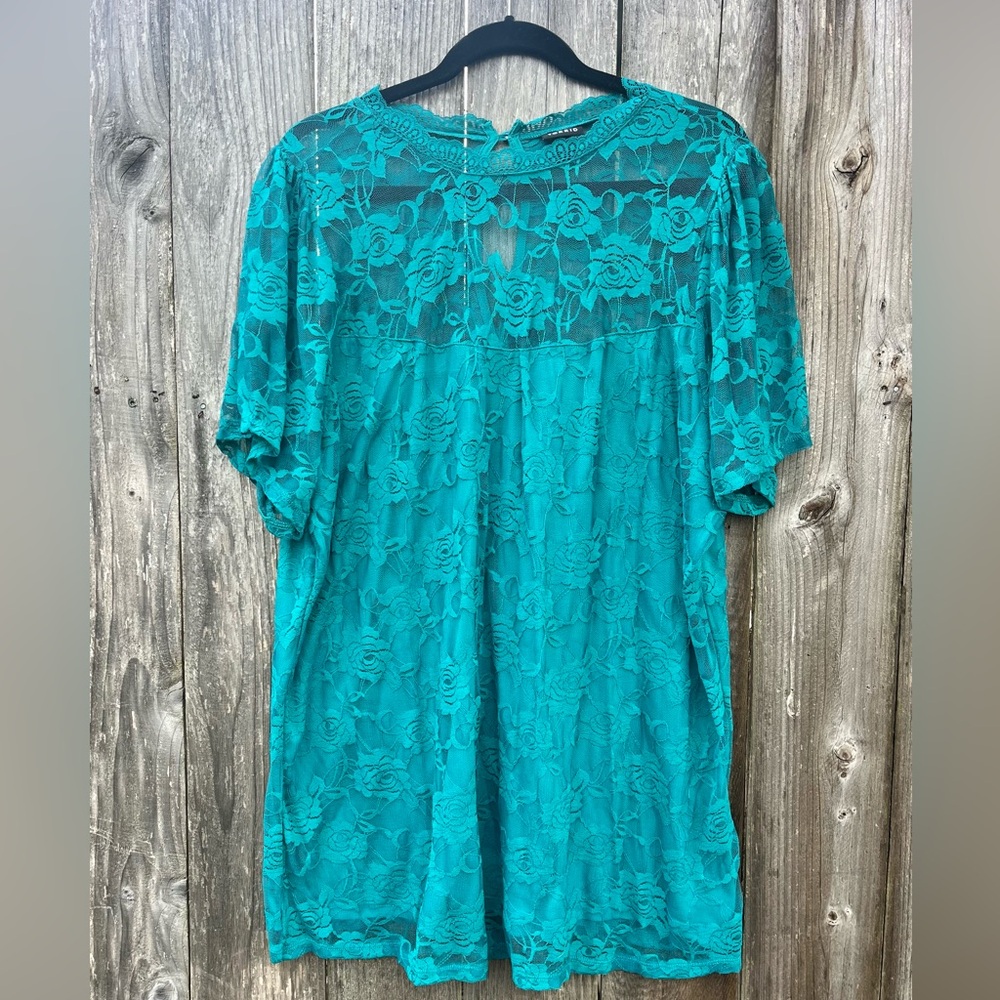 Teal lace Torrid top, size 3